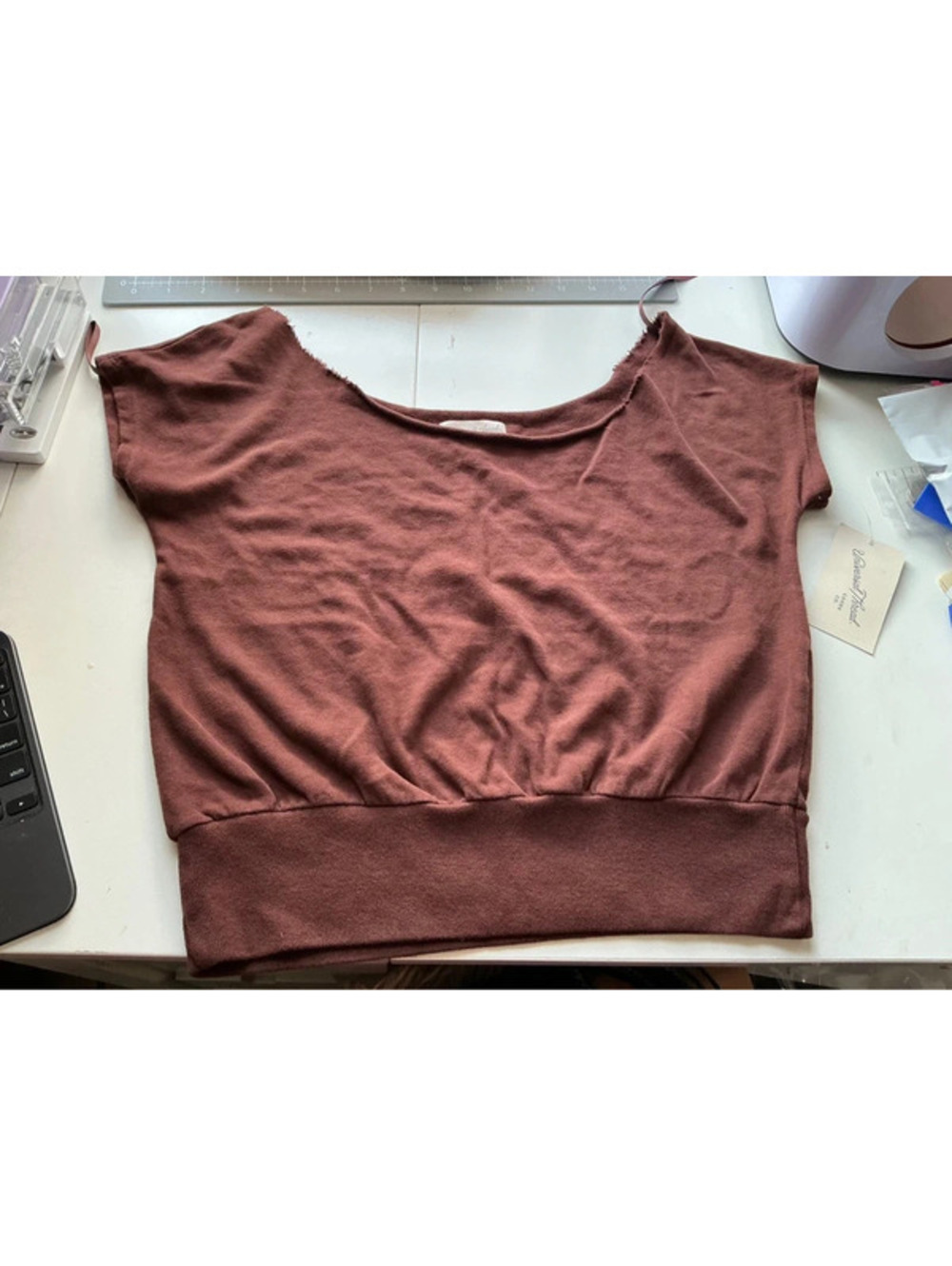 Universal thread shirt brown